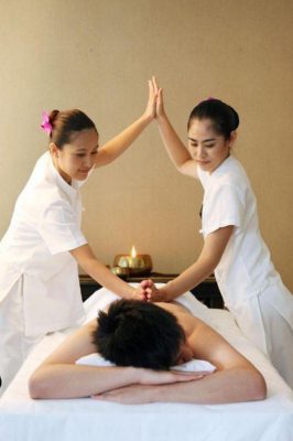 4 hands massage